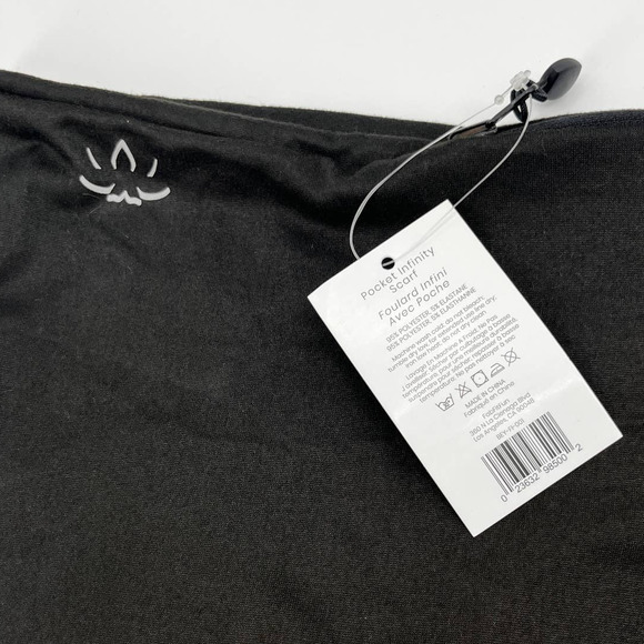 NWT Beyond Yoga Black Infinity Scarf Soft Jersey Pocket Wrap Scarf BRAND NEW - Picture 8 of 9
